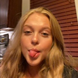 Meet your Posher, Ella